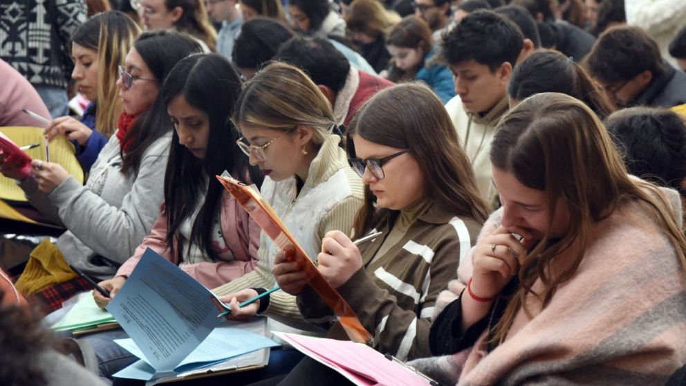 El Ministerio de Salud definió los lineamientos para la validación de 268 notas del Examen Único de Residencias