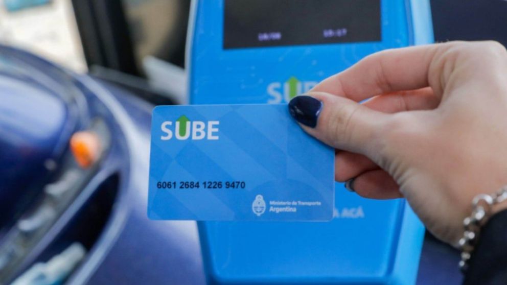 Desde este lunes viajar en colectivo y tren costar� m�s caro: cu�nto subir� el boleto.