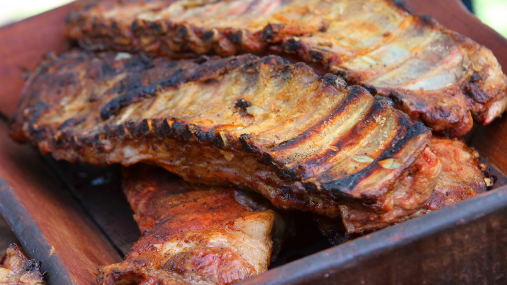 Cuesta $5300: El corte de cerdo que bajó de precio y es un manjar para la parrilla