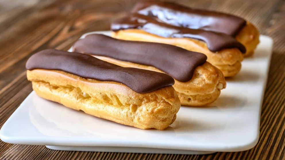 Exquisitos éclairs de chocolate: la receta francesa perfecta para acompañar el café o los mates