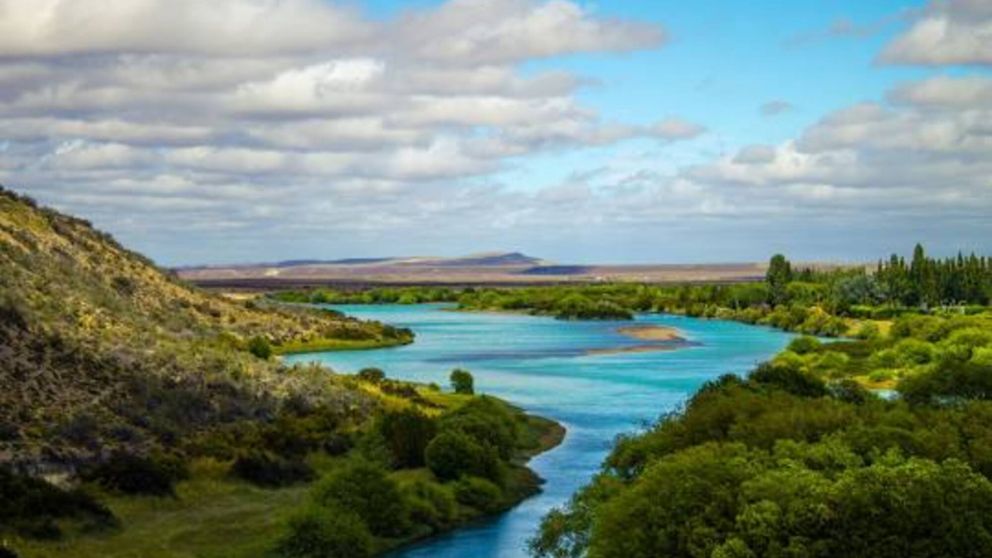 Las calles arboladas y el imponente r�o convierten a este destino en uno de los rincones m�s pintorescos del sur argentino.
