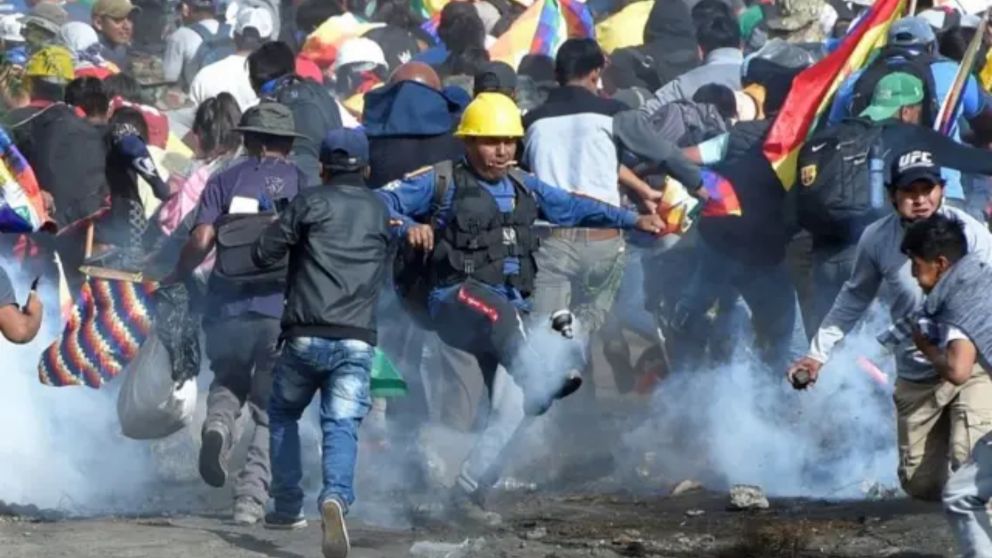 El Gobierno de Bolivia admitió que murió un manifestante en las protestas.