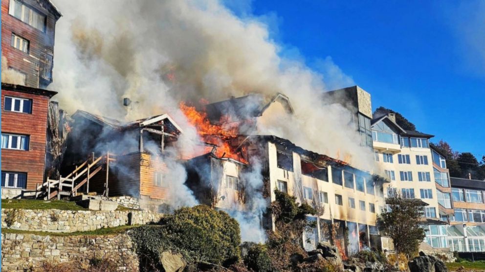 El fuego destruy� el hist�rico edificio (Gentileza Diario Jornada).