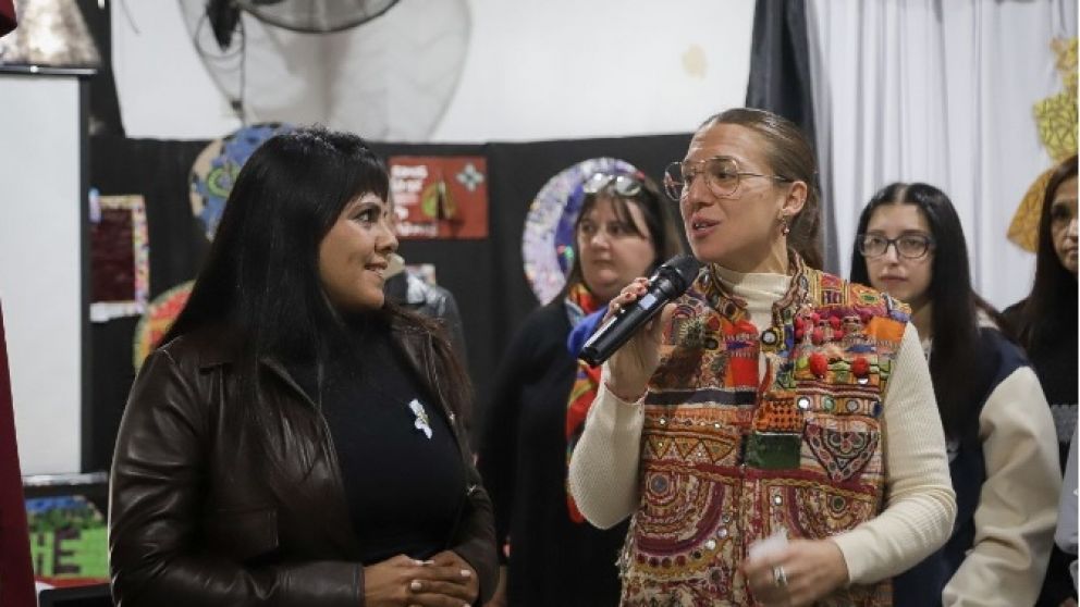 Eva Mieri particip� de la imposici�n de nombre de la Secundaria N� 71
