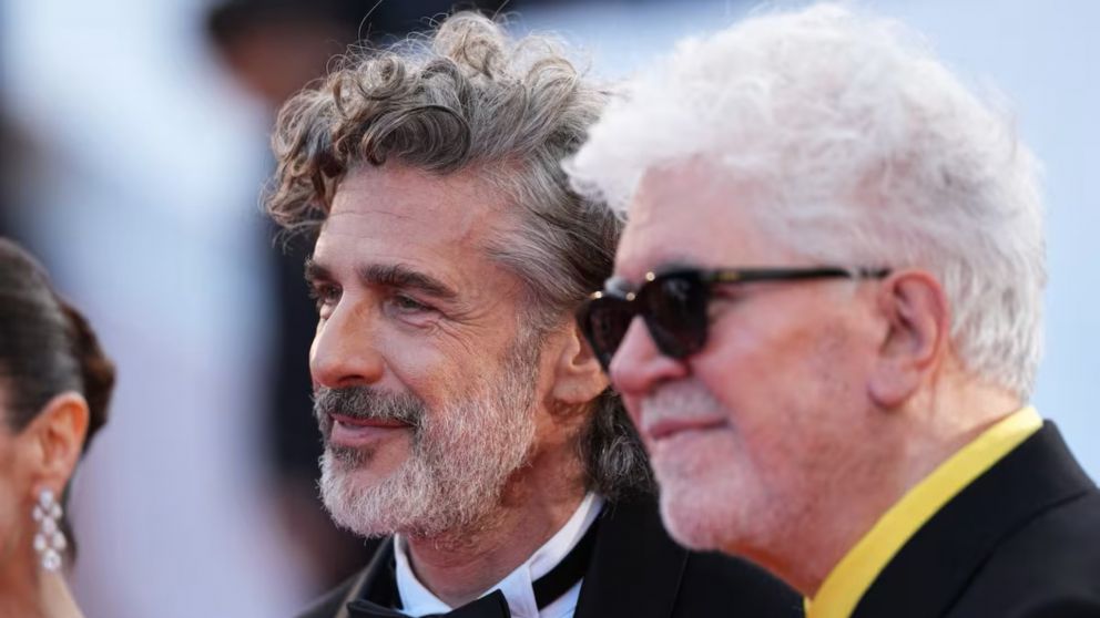 Leonardo Sbaraglia brilla en el exterior al protagonizar la nueva película de Pedro Almodóvar: "Trabajar con él no se puede creer"