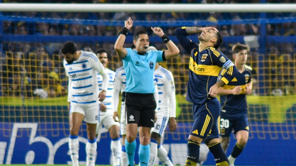Paredes se mnostró incrédulo con el accionar de Valenzuela.