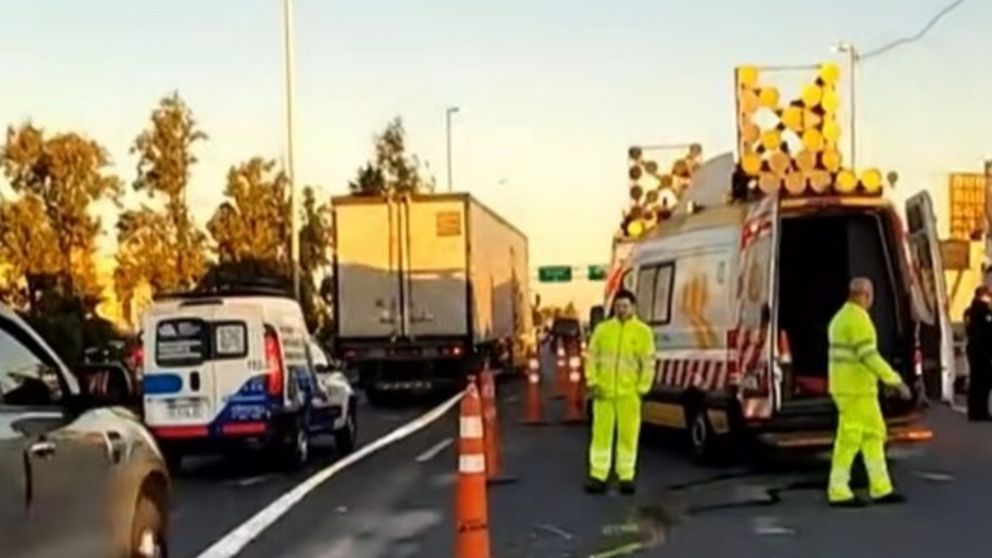 La polic�a investiga las causas del tr�gico choque en Barracas (X).