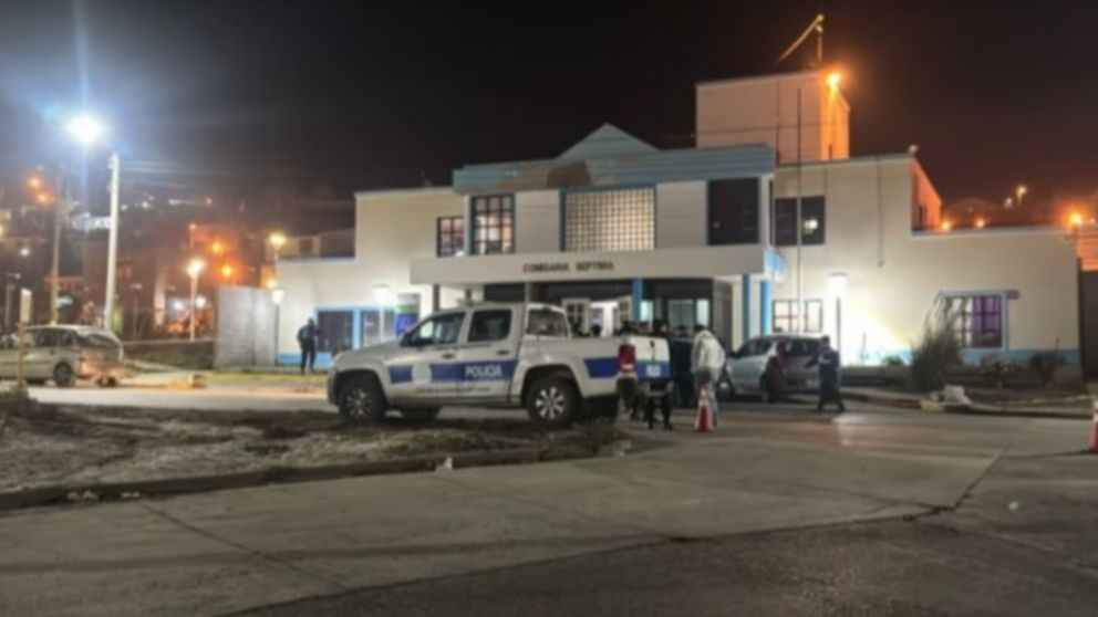 La Polic�a de Chubut investiga el asesinato (El comodorense).