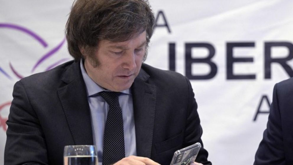 Javier Milei reposte� a varios usuarios en X con mensajes sobre la econom�a.
