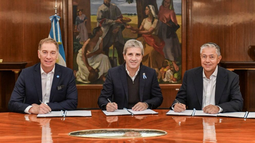 El Gobierno nacional firmó garantías para obras de infraestructura y conectividad