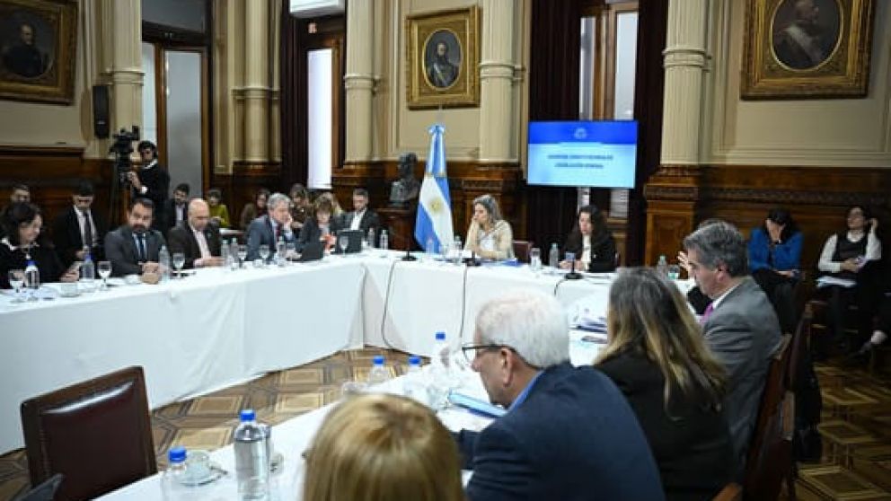 Senado: hay dictamen para debatir el proyecto de Propiedad Privada y las provincias  definen venta de tierras a extranjeros