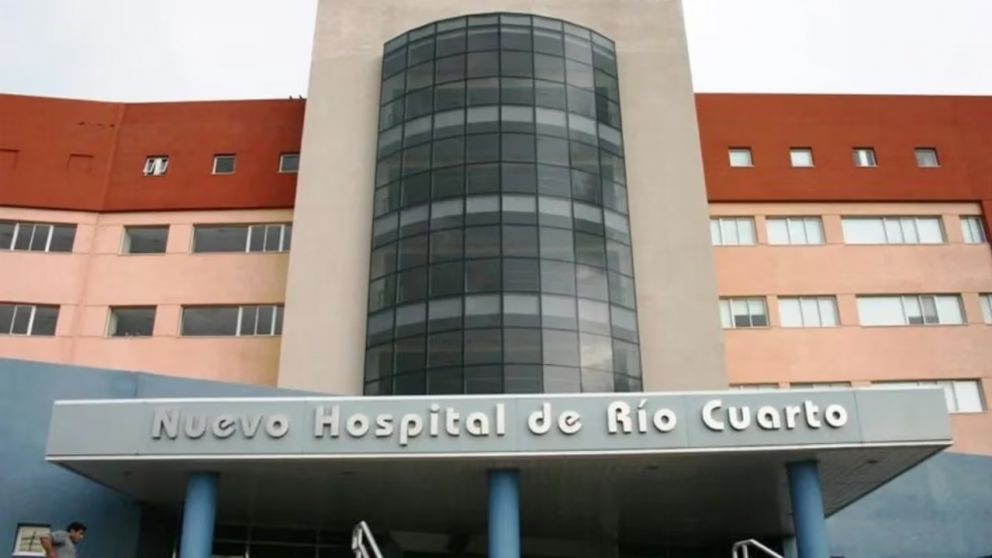 Un joven discuti� con el padrastro de su novia y termin� apu�alado con un cuchillo de carnicero.