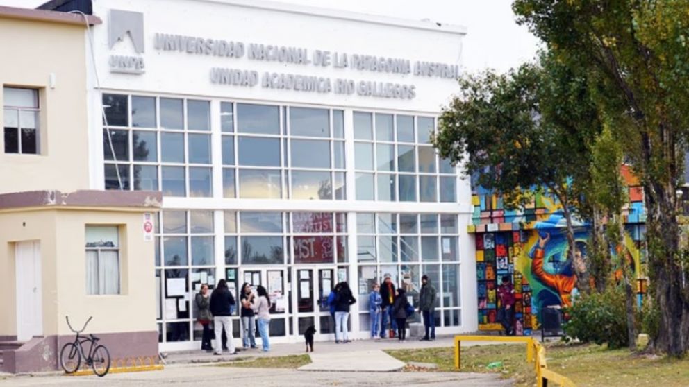 Conmoci�n en la Universidad Nacional de la Patagonia Austral por al ataque al alumno (NA).