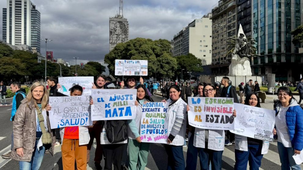 Fuerte participación del Hospital Iriarte en la Marcha Federal por la Salud