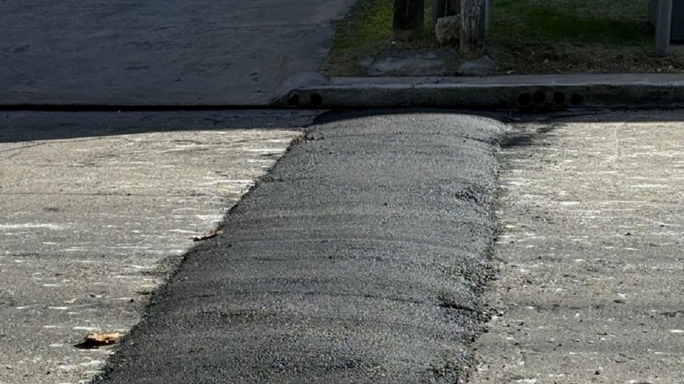 Tras el grave accidente de un alumno, colocan reductores frente a la Escuela Perito Moreno