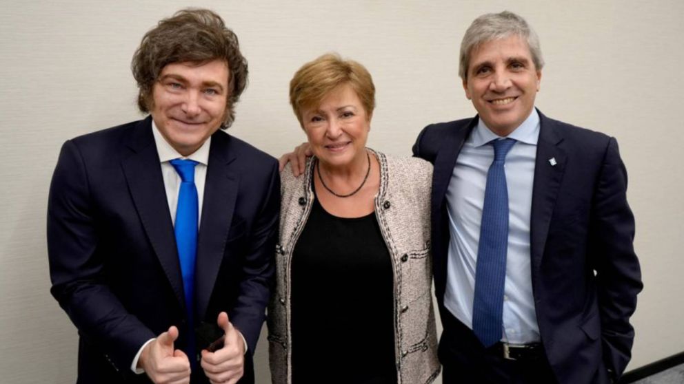 El FMI aprob� la revisi�n del acuerdo con la Argentina y destrab� un desembolso de US$1.000 millones