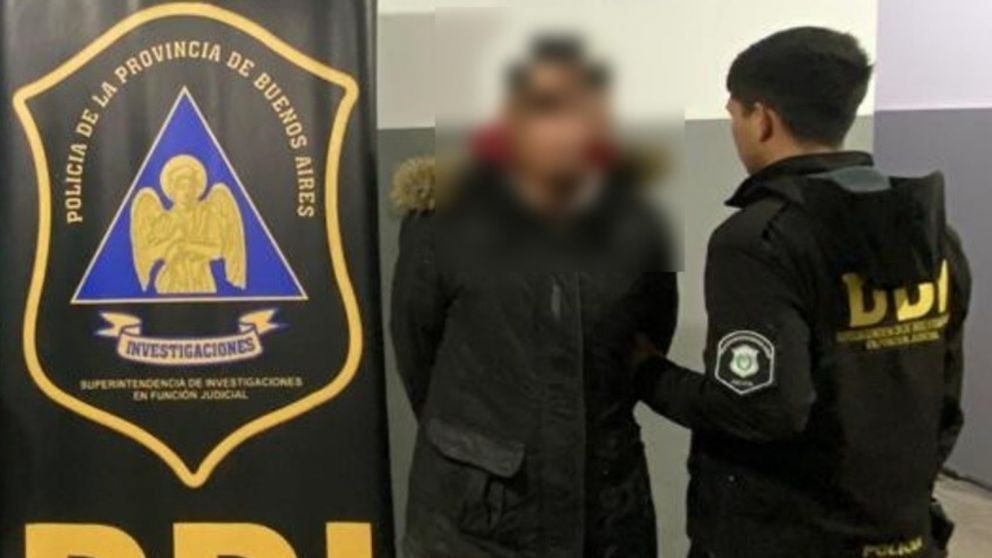 Uno de los sospechosos detenido por el asesinato.