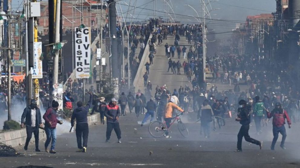 Siguen las violentas protestas en Bolivia (X).