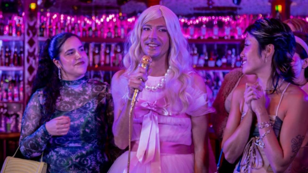 Netflix agreg� "Car�sima", la serie que explora el costado m�s profundo y personal de Caro Pard�aco. 