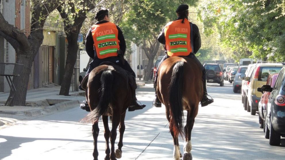 As� pareja de enamorados rob� un rollo de alambre y fue capturada
