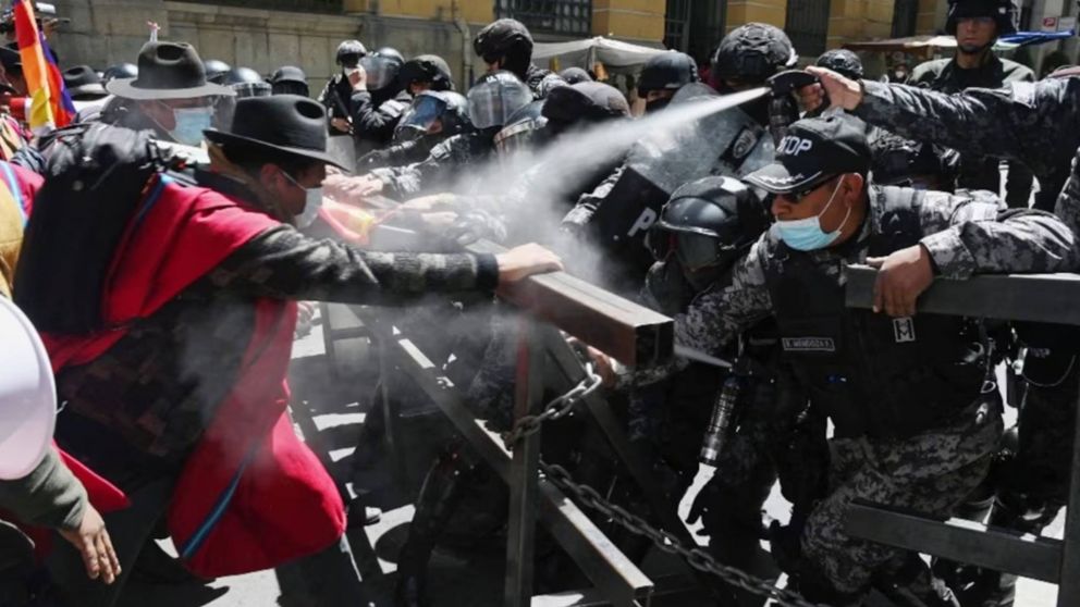 El Gobierno sigue de cerca la crisis en Bolivia y evalúa reforzar la frontera norte.