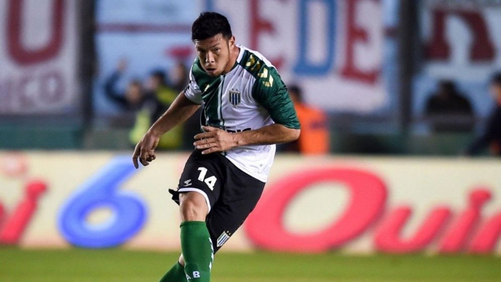 Sergio Vittor, en conflicto con Banfield, se queda con el pase en su poder.