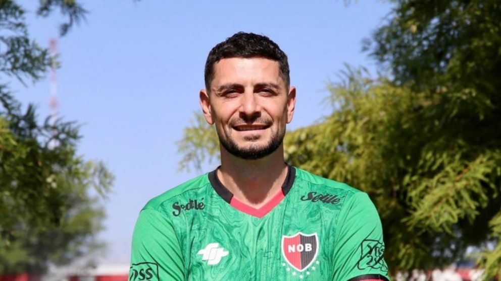 Newell�s busca rescindirle el contrato a Gabriel Arias y hay esc�ndalo en puerta