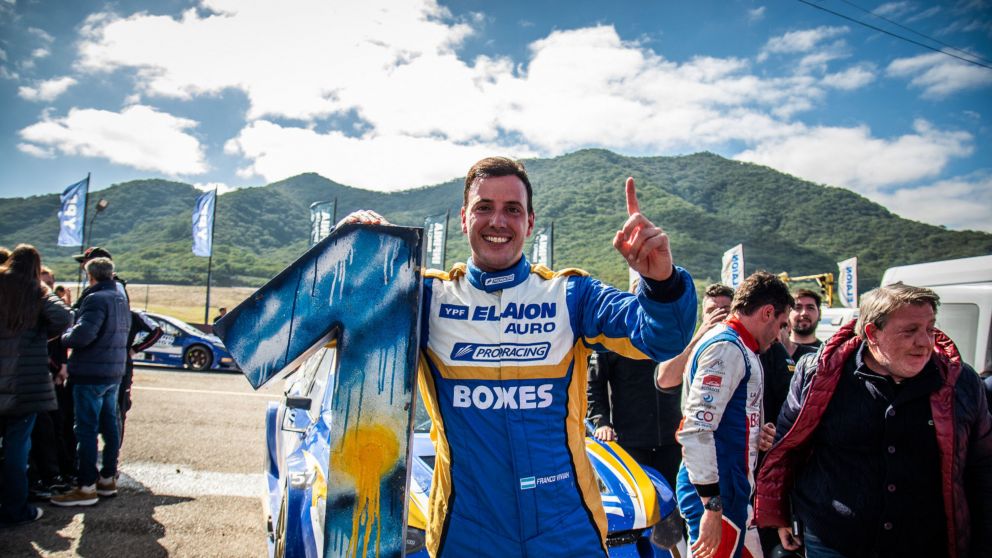 Franco Vivian se quedó con el "Gran Premio Salta" de TC 2000.