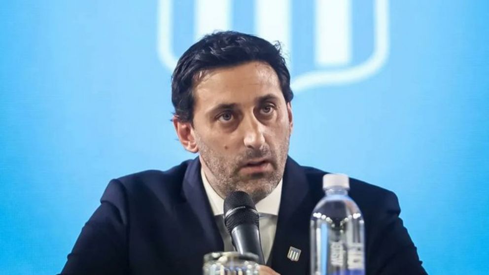 Diego Milito tiene en carpeta a un t�cnico que no aparec�a entre los principales candidatos y ya se dieron los primeros pasos para iniciar las negociaciones.