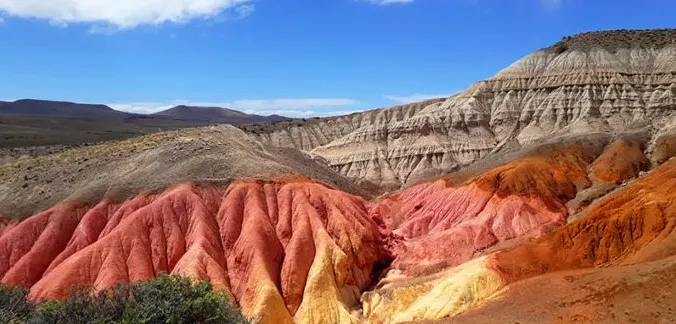 Los Antiguos: el rinc&oacute;n patag&oacute;nico que cambia de color