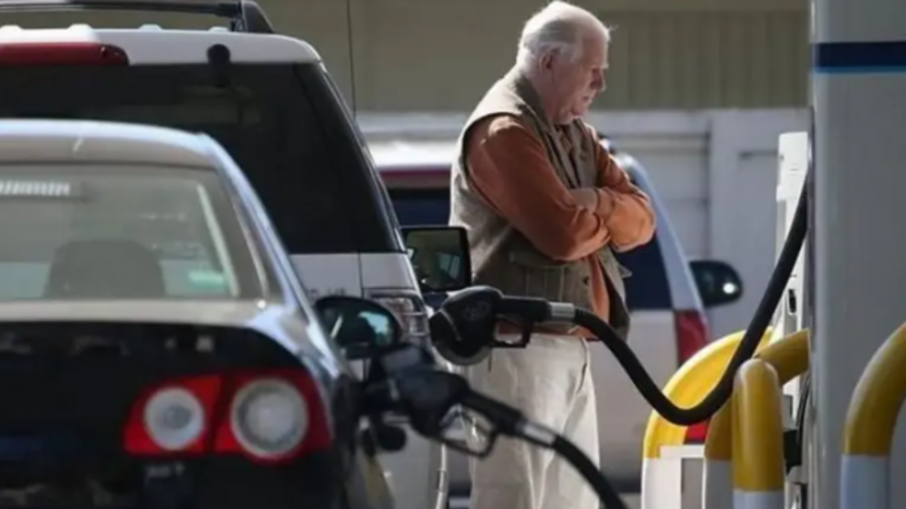 Cay� la venta de combustibles por tercer mes consecutivo