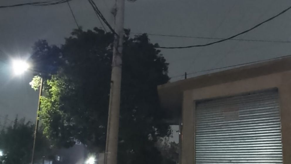Trabajaba en una torre de telefonía y sufrió una descarga: se encuentra en estado delicado