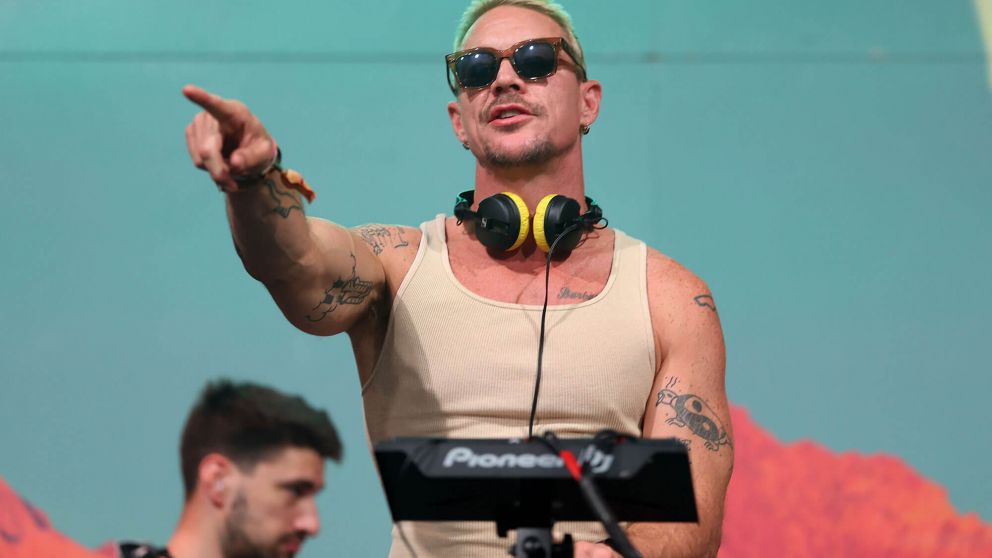 Diplo sorprendió al ser DJ en la graduación escolar de su hijo y emocionó a todos