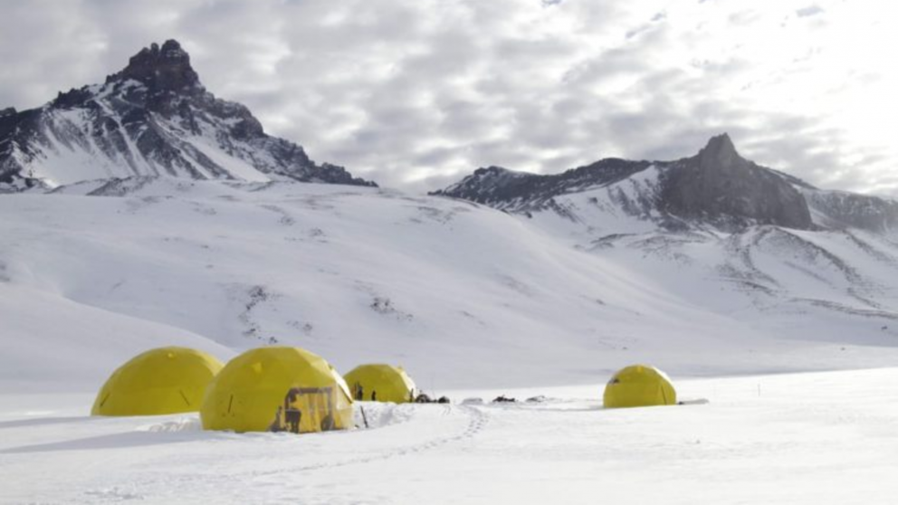 Nieve, silencio y monta�as infinitas: una experiencia distinta en el coraz�n de la cordillera mendocina.