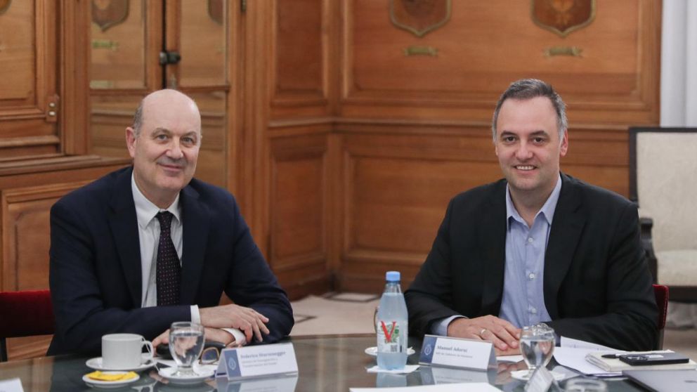 Adorni y Sturzenegger se reunieron en Casa Rosada para avanzar con el recorte del empleo p�blico.