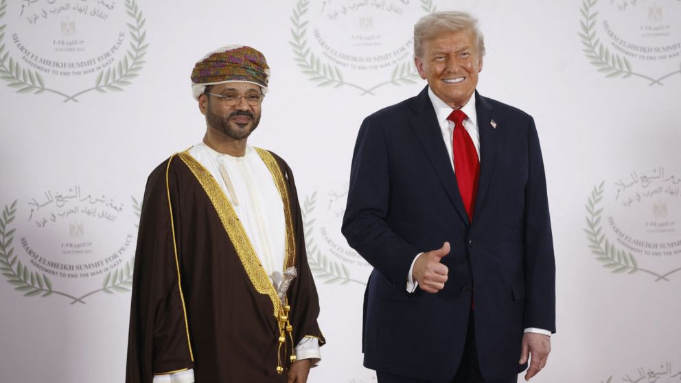 Donald Trump amenazó a Omán y prometió que "volará por los aires" si intenta controlar el Estrecho de Ormuz