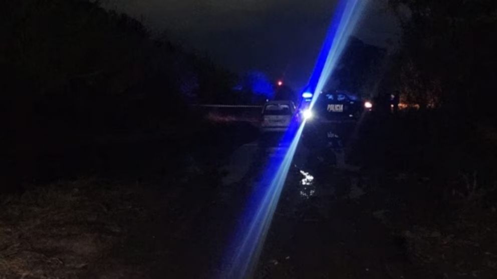 Un conductor de aplicación fue hallado sin vida junto a su auto (Imagen Rosario3).
