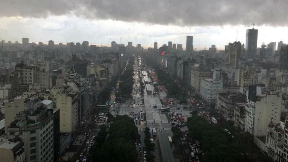 El pron�stico advirti� por un bloqueo atmosf�rico que mantiene la humedad y contiene las lluvias (Archivo).