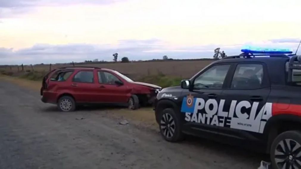 Una beb� de dos meses lucha por su vida luego de salir despedida de un auto durante un siniestro en Santa Fe.