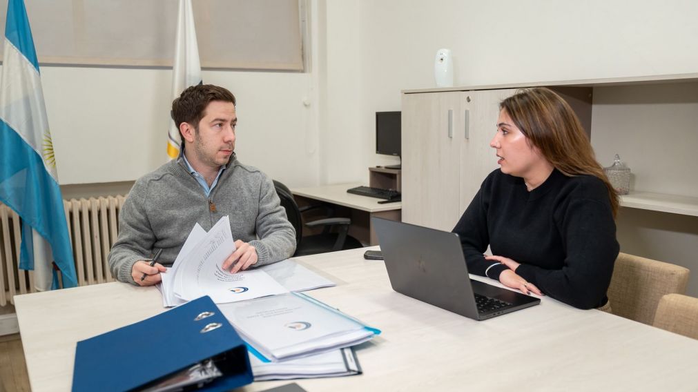 Franco Domizzi (izquierda), presidente de la SCPL junto a Luc�a �vila (derecha), gerente general de la SCPL.