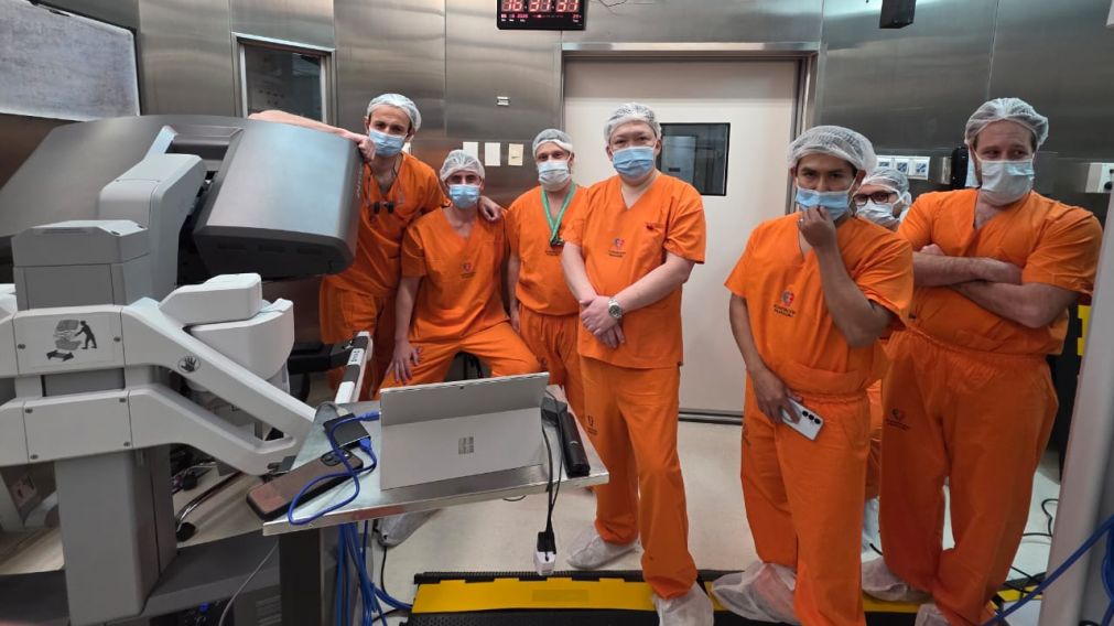 Fundación Favaloro realizó el primer trasplante renal de donante vivo relacionado con asistencia robótica