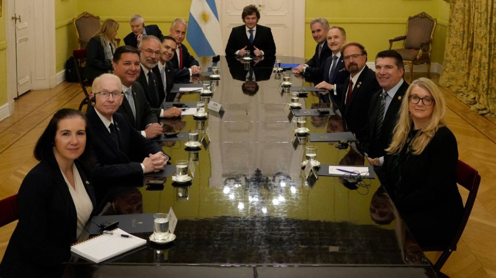 Milei se reuni� con el embajador Lamelas y congresistas de Estados Unidos.