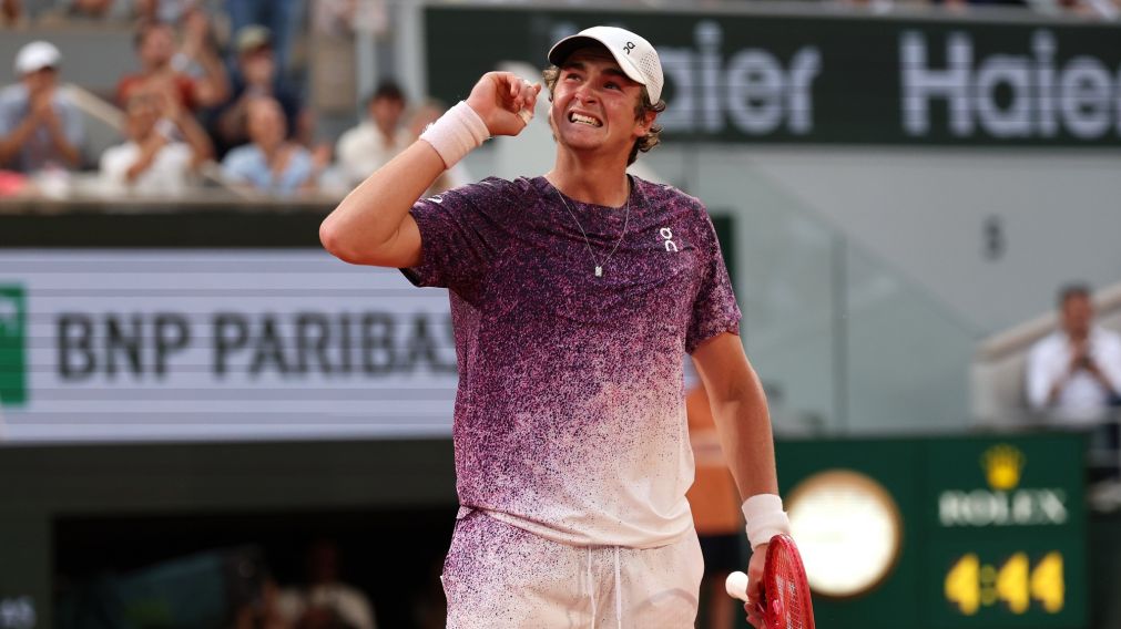 Otro bombazo en Roland Garros: João Fonseca eliminó a Novak Djokovic
