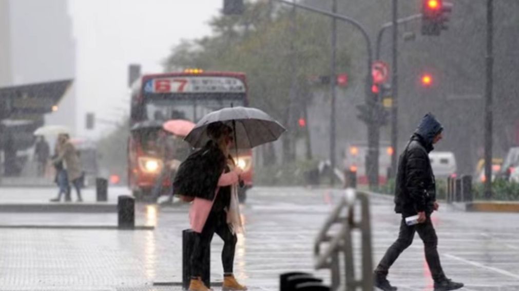 �72 horas de lluvia? Anticipan el regreso de un frente de tormentas en Buenos Aires.