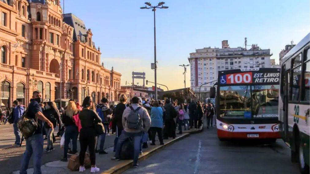 Desde el 1� aumentan los boletos de colectivo en Ciudad de Buenos Aires y Provincia (Archivo).
