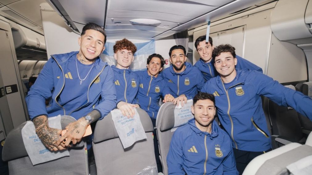 La Selección Argentina ya partió rumbo a Estados Unidos.