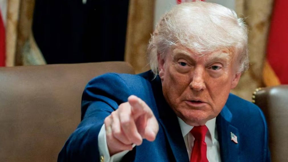Trump exige a Irán ceder el control de su uranio enriquecido para firmar el acuerdo de paz.