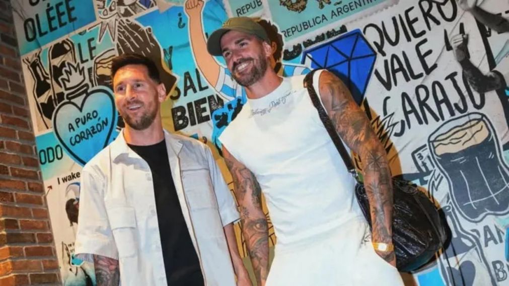 Messi y De Paul ya est�n con sus compa�eros para comenzar a trabajar. 