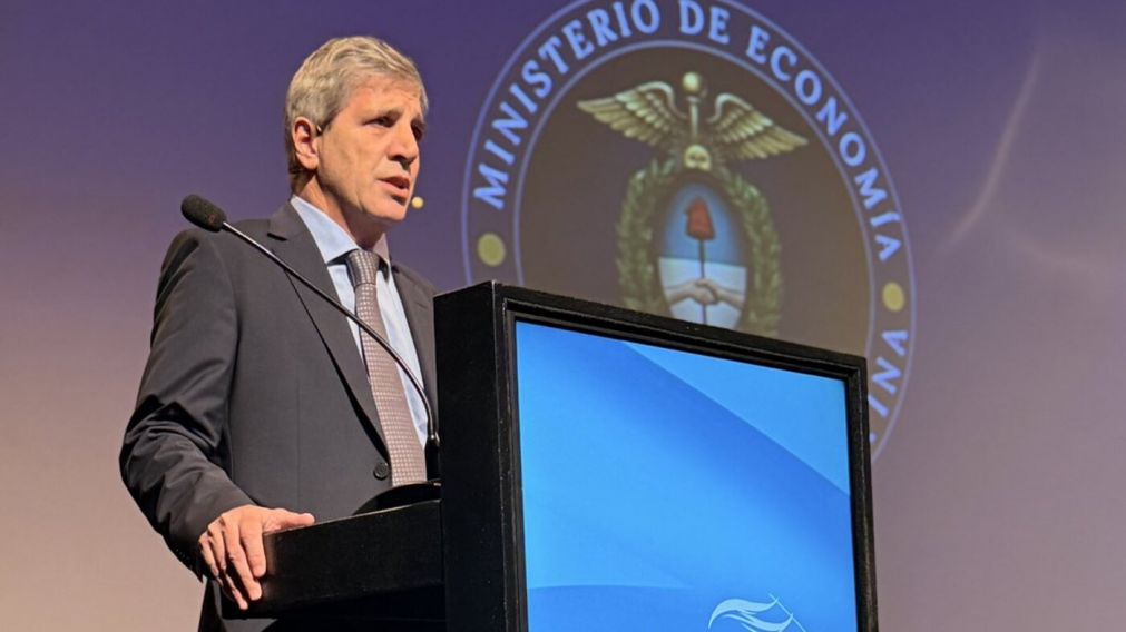 Luis Caputo anticip� que la inflaci�n de mayo ser� m�s baja que la de abril y asegur� que "sobran d�lares" (CAMBRAS).