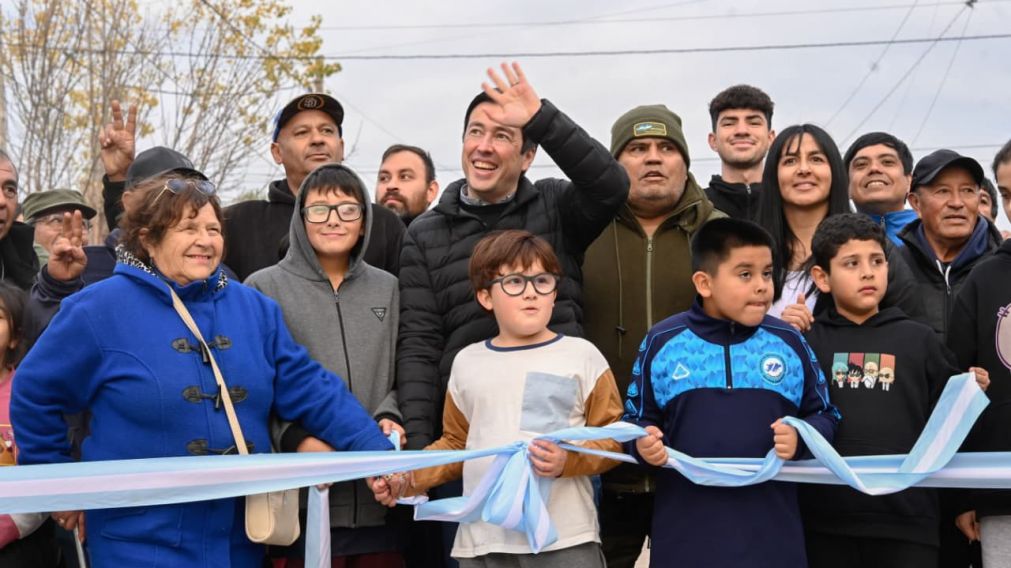 Nardini inauguró cinco nuevas cuadras que mejoran la conexión entre Grand Bourg y Tierras Altas